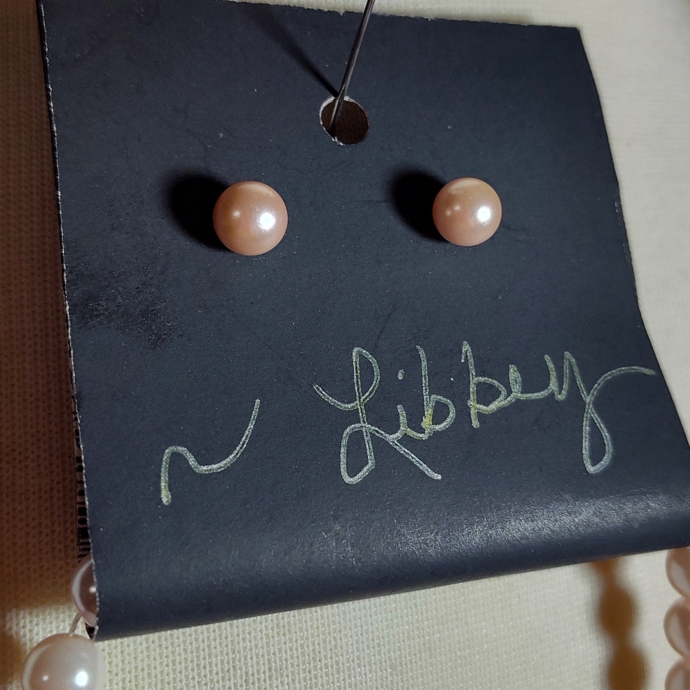 Libbey Classic Pink Pearl Necklace and Earring Set NWOT - Picture 2 of 3